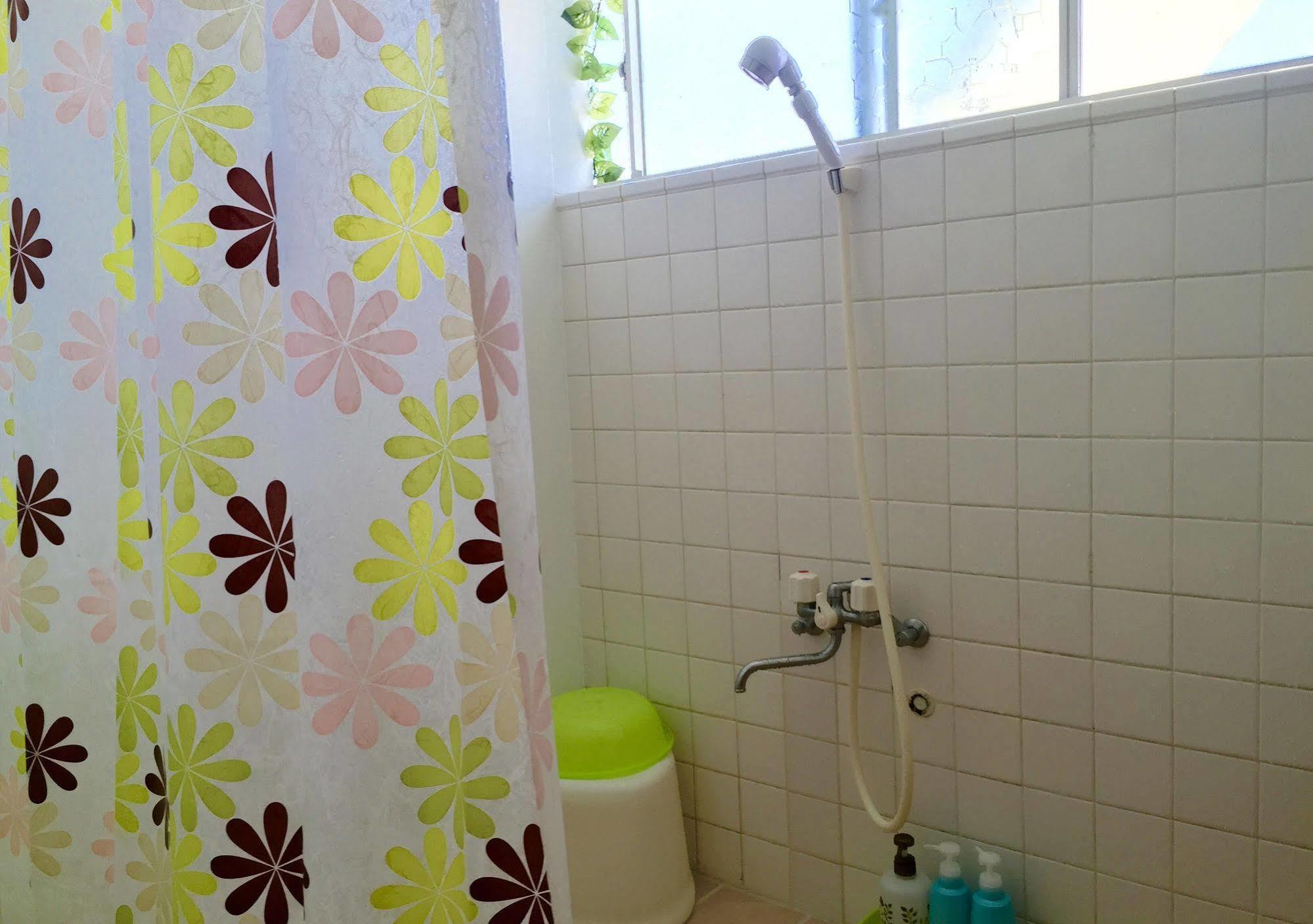 Guesthouse Seagull Village Мотобу Экстерьер фото